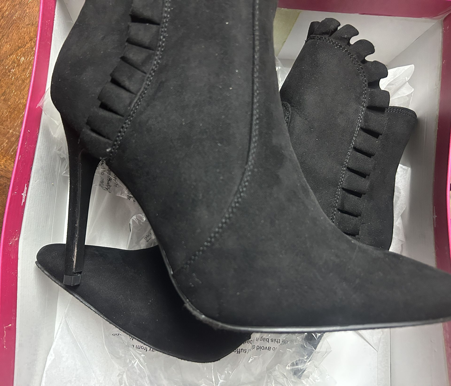 Brand New Shoedazzle Black Bootie Sz 11