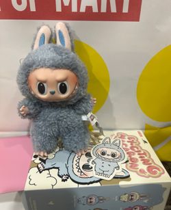 Macaroon labubu authenthic from popmart. Pick up in Garland 75040