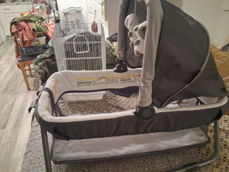 Portable Rocking Bassinet