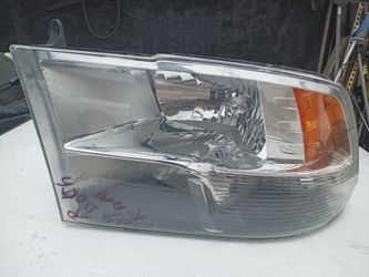 Headlight for 2013 Dodge Ram 1500