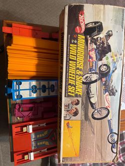 Used vintage Hot Wheels mongoose and Snake wild wheelie set