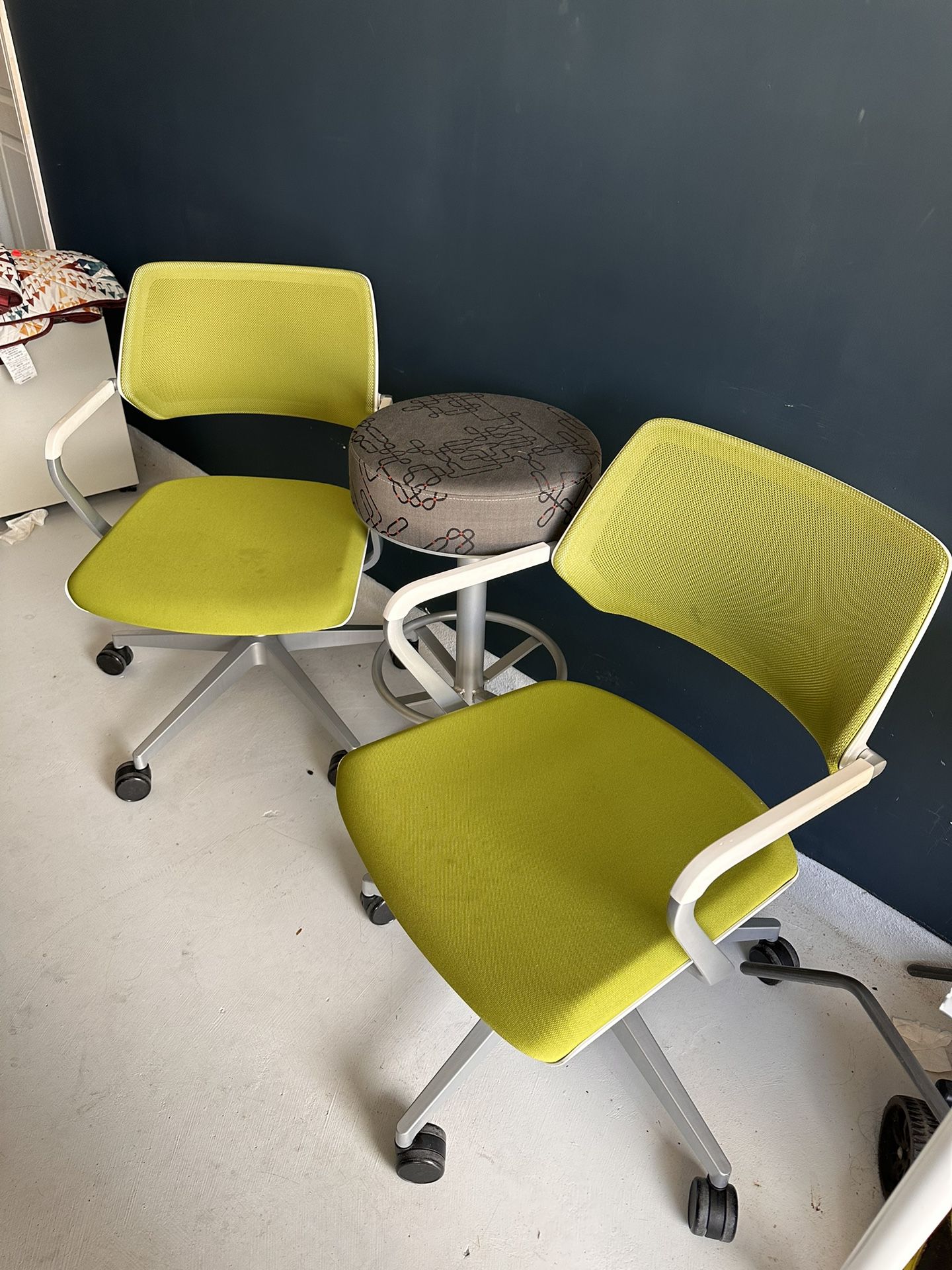 High End Office Chairs And Bar Stool 
