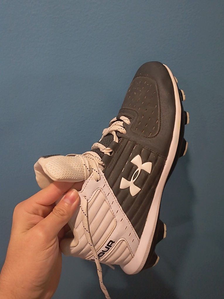 Under Armour Leadoff Mens Baseball Cleats