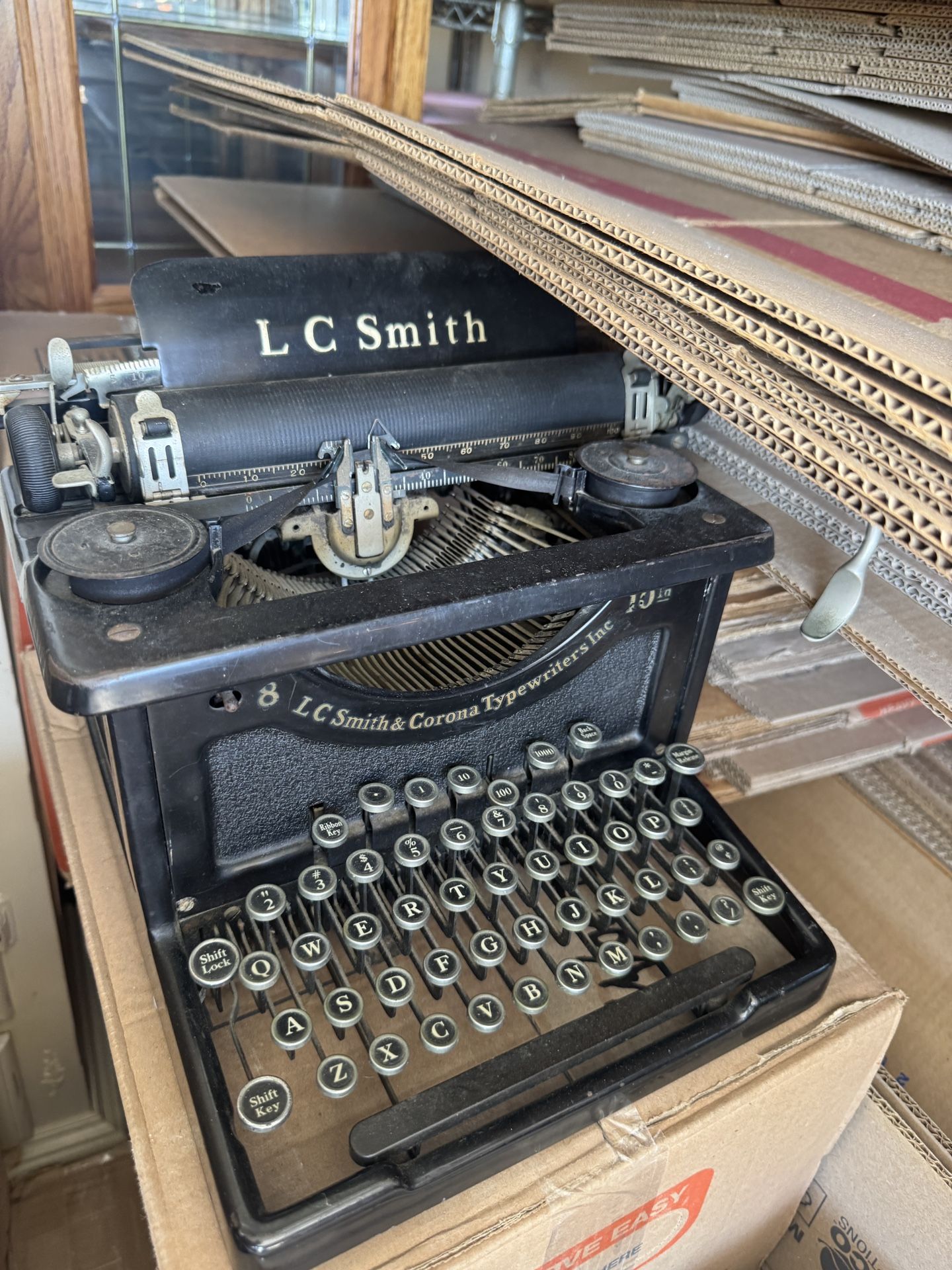 Typewriter (antique)