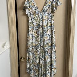 Like new women’s size small adorable romper. Smoke free home. 