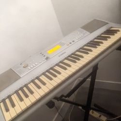 YAMAHA YPT-300 KEYBOARD 