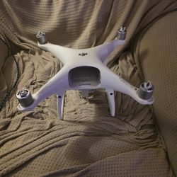 DJI Phantom 4 Drone