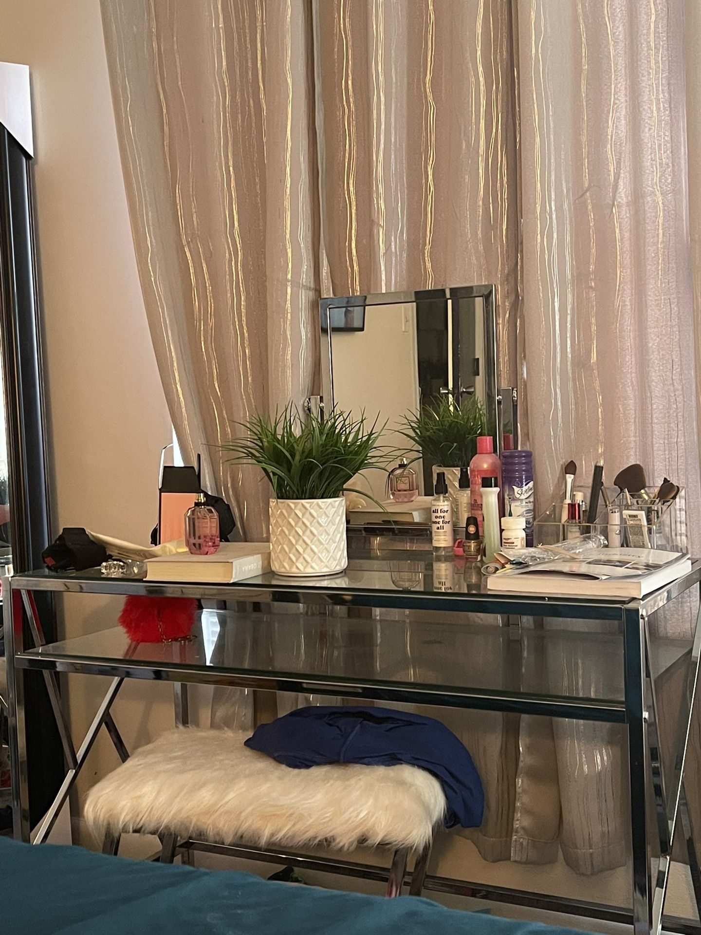 makeup vanity 