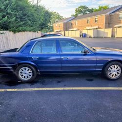 2005 Ford Crown Victoria