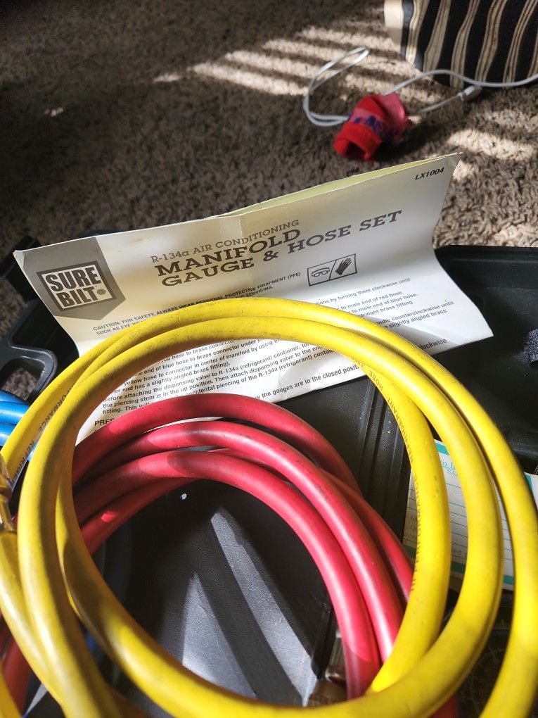 Sure Bilt Manifold Gauge And Hose Set