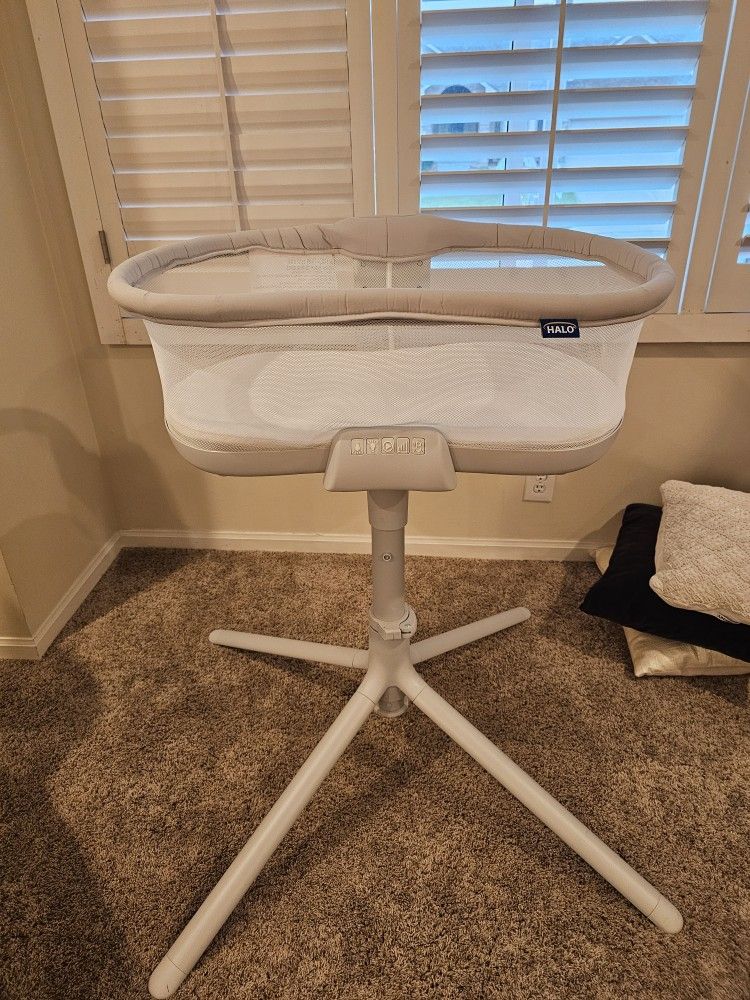Halo Bassinest Swivel Sleeper