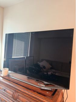 Samsung 65” Smart LED TV (UN65H7100AF) – Excellent Condition