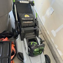 EGO Power+Touch Drive LM2125SP 21 in. 56 V Battery Self-Propelled Lawn Mower Kit (Battery & Charger) W/ 7.5 AH BATTERY   Bought new and used one time 