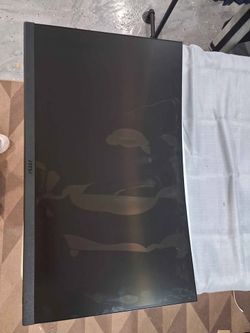 (4) MSI G32C4X Curved Gaming Monitor
