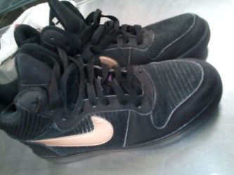 Nike shoes size 7