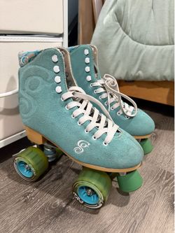 Women’s Retro Roller Skates Size 7.5 – Teal Suede Style w/ Green Wheels