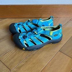 Keen Sandals - Youth Or Women’s  Size 4 EU 36
