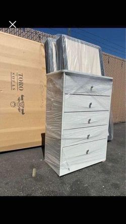 Dresser 5 drawers