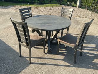Round Wood Dining Table with 4 Chairs