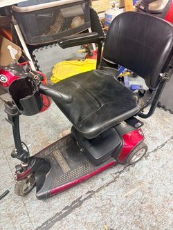 Pride Go-Go Elite Traveller Plus 4-Wheel Mobility Scooter – $650 OBO