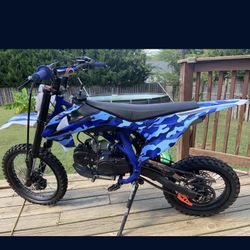 125cc  Dirt Bike (Blue Camo Wrapped) 