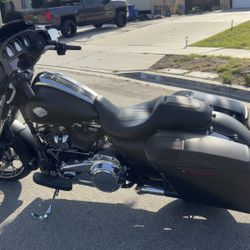 2022 Harley Davidson Street Glide