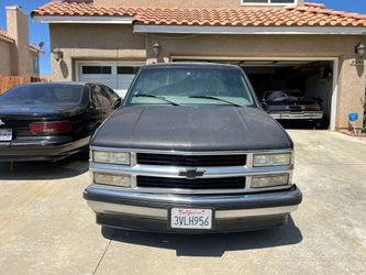 1997 Chevy Suburban black utility sport