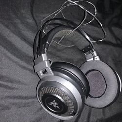 Headset Nari Ultimate