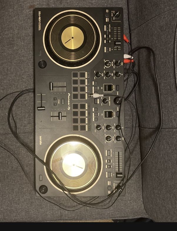 Pioneer DDJ-REV1 DJ Controller