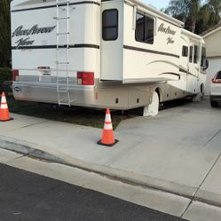 2001 34" Pace Arrow Vision By Fleetwood 