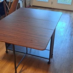Foldable Dining/Game Table
