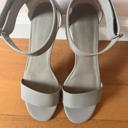 VINCE “Rita” Ankle Strap Leather Heeled City Sandal in Taupe Sz 8