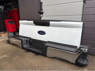 2026 Ford F-350 Tailgate and Bumper
