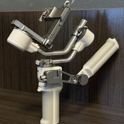 Brand New DJI RS4 Mini Combo