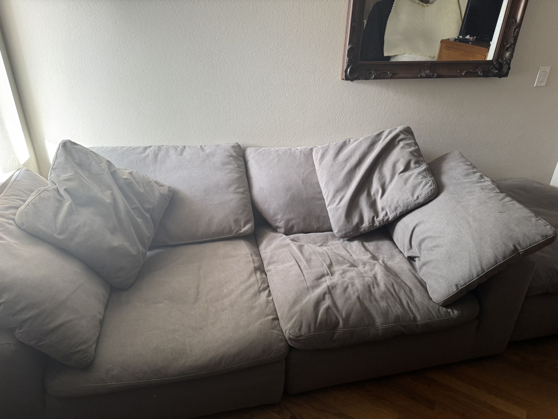 LIKE NEW COMFY CLEAN COUCH 
