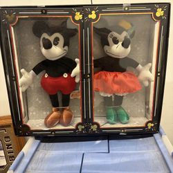 Disney Mickey And Minnie 90th Years Anniversary Dolls