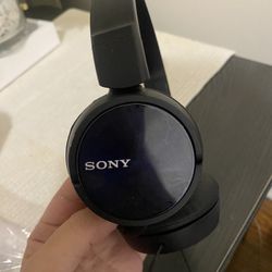 Sony 1-7-1 Konan Minato-Ku Japan 108-0075 Headphones Black.