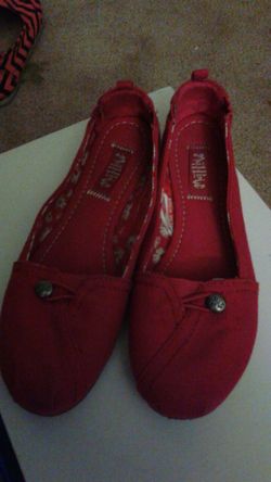 red flats size 7