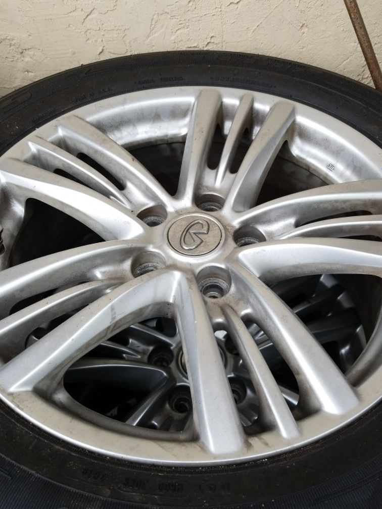A.S.I.S INFINITI G35 2003 RIMS AND TIRES USED FOR 2 WEEKS