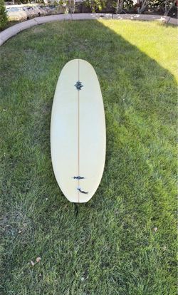 8’6”x22”x2.8” South Coast Surfboard