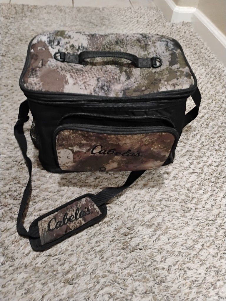 Cabela's Camo Lunch Bag
