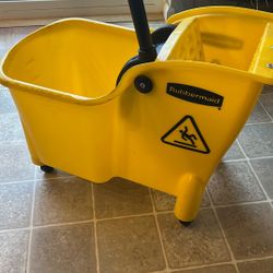 Rubbermaid Mop Bucket 