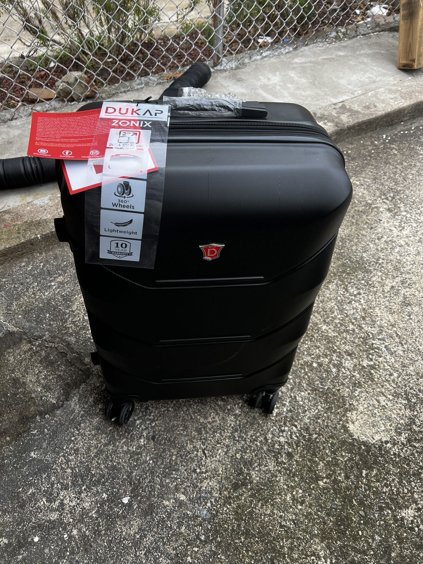 New luggage. 28 Inch High.     Expand 26” To 30 “