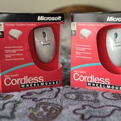 2 Microsoft Cordless Wheel Mouse Complete Vintage NEW