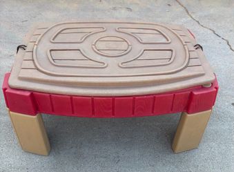 2 sand boxes