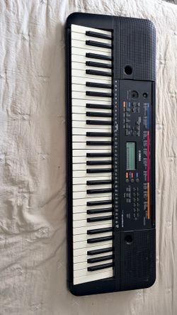 Yamaha PSR-E263 portable keyboard