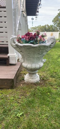 Cement planters can be painted