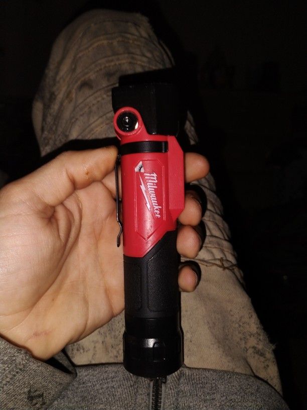 Milwaukee Magnetic Flashlight