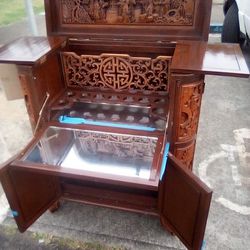 Lacquer Mother Of Pearl Hutch
