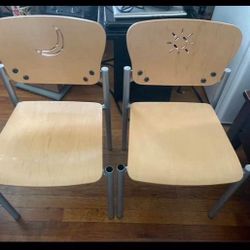 $40, 2 Kids Chairs 